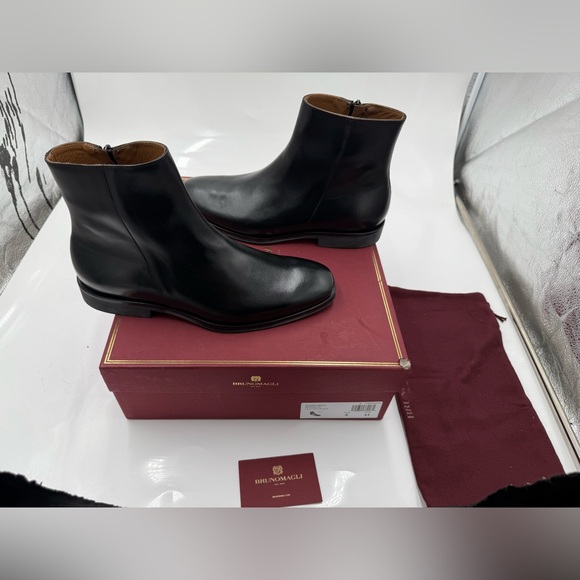 Bruno Magli RAGING SIDE ZIP BOOTNew